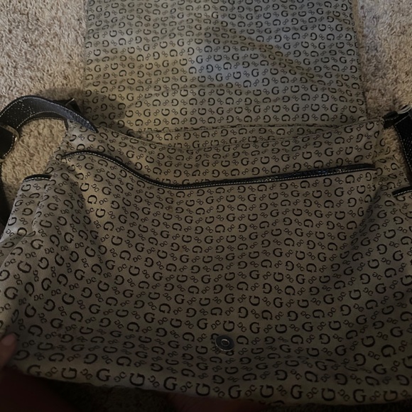 GUESS brief case carrier - Picture 2 of 2